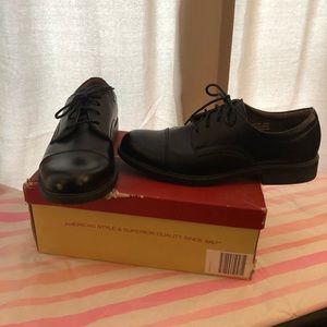 Men’s black Dexter dress shoes. Never worn
